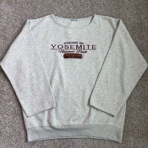 Vintage Women’s Grey Yosemite National Park Crewneck Sweatshirt Size Small
